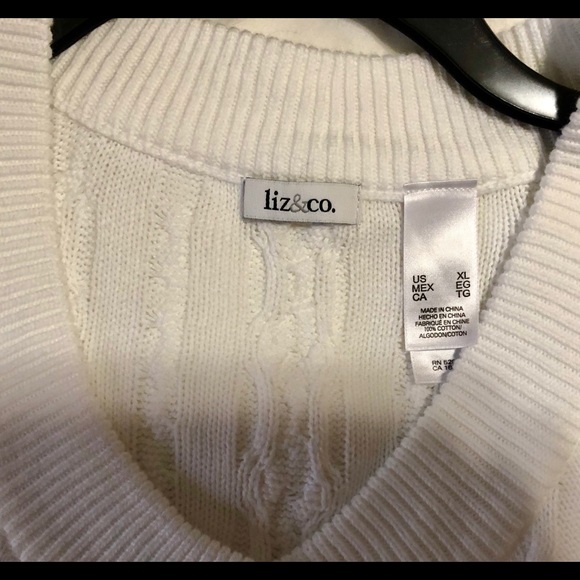 Liz. Claiborne short sleeve sweater. - Picture 4 of 4